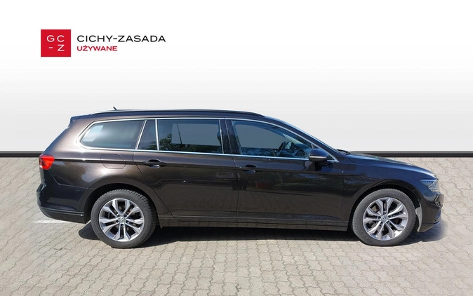 Volkswagen Passat cena 99900 przebieg: 111000, rok produkcji 2019 z Krzanowice małe 407